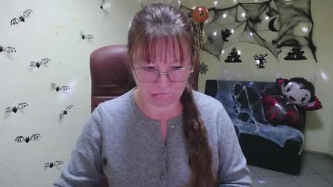 Snapshot of oovanessahotts chatting on 10.20.25 Vanessa online show from 10.20.25