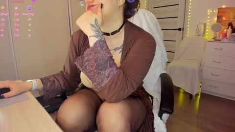 Snapshot of ophelia_mm chatting on 03.18.26 Ophelia online show from 03.18.26