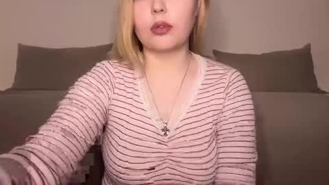 Snapshot of opheliaritz chatting on 05.15.26 Ophelia online show from 05.15.26