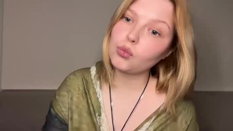 Snapshot of opheliaritz chatting on 05.29.26 Ophelia online show from 05.29.26