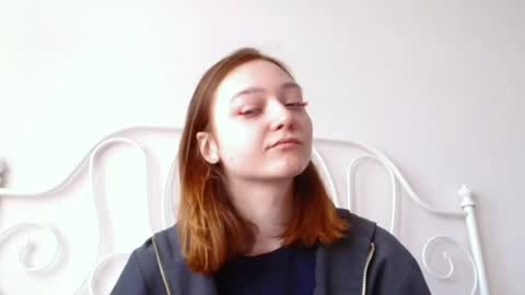 Snapshot of orange___melani chatting on 04.27.26 Melani online show from 04.27.26