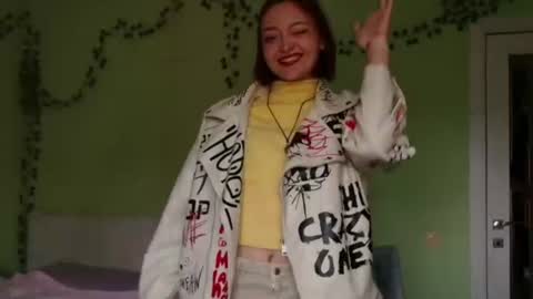 Snapshot of orange___melani chatting on 06.20.26 Melani online show from 06.20.26