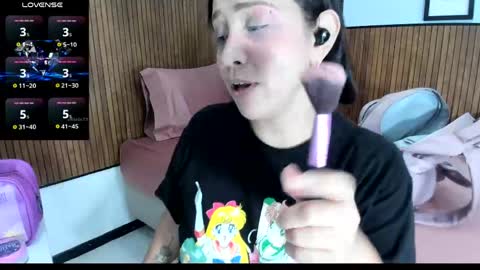 Snapshot of ori_whore chatting on 05.27.26 ori_whore online show from 05.27.26