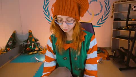 Snapshot of orianna_blade chatting on 12.26.24 Orianna -  Hi Im into geek culture cosplay crafting LARP games. Shall we play DnD online show from 12.26.24