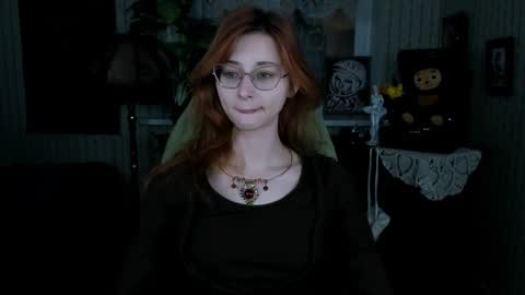 Snapshot of orianna_blade chatting on 01.05.25 Orianna -  Hi Im into geek culture cosplay crafting LARP games. Shall we play DnD online show from 01.05.25
