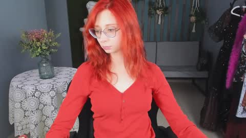 Snapshot of orianna_blade chatting on 01.13.25 Orianna -  Hi Im into geek culture cosplay crafting LARP games. Shall we play DnD online show from 01.13.25