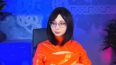 Snapshot of orianna_blade chatting on 02.02.25 Orianna -  Hi Im into geek culture cosplay crafting LARP games. Shall we play DnD online show from 02.02.25