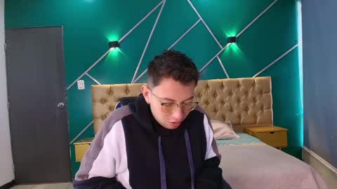 Snapshot of orion_blue chatting on 04.14.26 Orion blue online show from 04.14.26