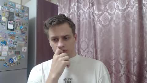 Snapshot of oscar_sssky chatting on 12.20.25 Oscar online show from 12.20.25