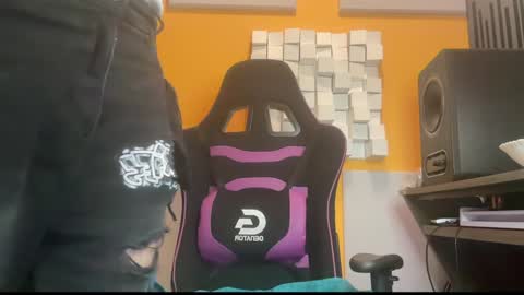 Oscar Steel Savage online show from 02.03.25