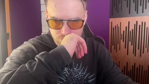 Oscar Steel Savage online show from 02.08.25