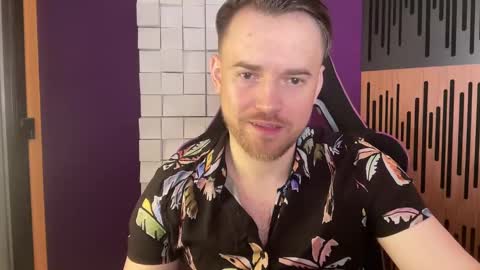 Oscar Steel Savage online show from 02.10.25