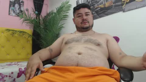 Snapshot of oso_gael chatting on 12.21.24 Bear Gael online show from 12.21.24