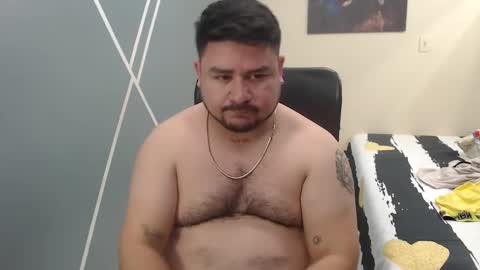 Snapshot of oso_gael chatting on 01.22.25 Bear Gael online show from 01.22.25