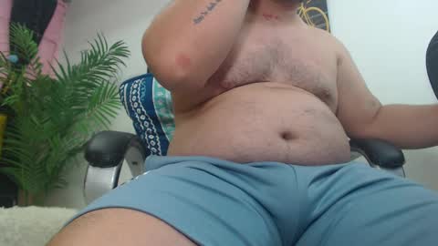 Snapshot of oso_gael chatting on 02.25.25 Bear Gael online show from 02.25.25