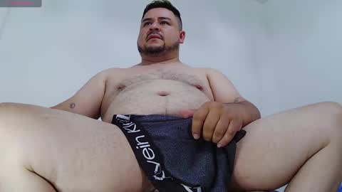 Snapshot of oso_gael chatting on 09.25.25 Bear Gael online show from 09.25.25