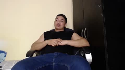 Snapshot of otto_stud chatting on 09.18.25 otto_stud online show from 09.18.25