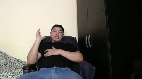 Snapshot of otto_stud chatting on 12.01.25 otto_stud online show from 12.01.25