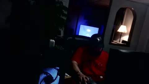 Snapshot of ouiostie chatting on 12.29.24 Vraiment la online show from 12.29.24