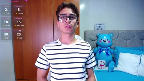 Owen  Independent model  online show from 01.22.25