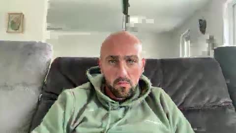 Snapshot of oxlade59 chatting on 10.01.25 oxlade59 online show from 10.01.25