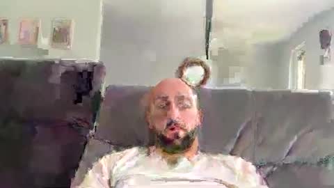 Snapshot of oxlade59 chatting on 12.20.25 oxlade59 online show from 12.20.25