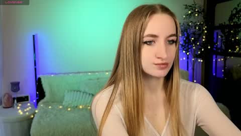 Oxy Foxie online show from 04.04.26