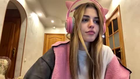 Snapshot of ozellagranville chatting on 02.02.26 Eva online show from 02.02.26