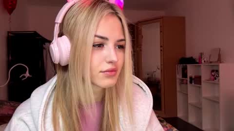 Snapshot of ozellagranville chatting on 03.02.26 Eva online show from 03.02.26