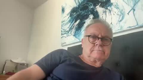 Snapshot of ozhairybearxxxx chatting on 04.13.26 ozhairybearxxxx online show from 04.13.26