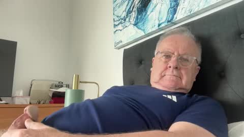 Snapshot of ozhairybearxxxx chatting on 05.14.26 ozhairybearxxxx online show from 05.14.26
