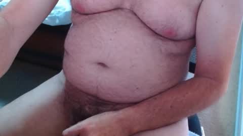 Snapshot of ozzieozzieoi chatting on 02.19.26 HairyolOz online show from 02.19.26