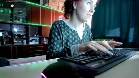 Ella online show from 03.04.25