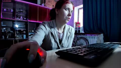 Ella online show from 03.05.25