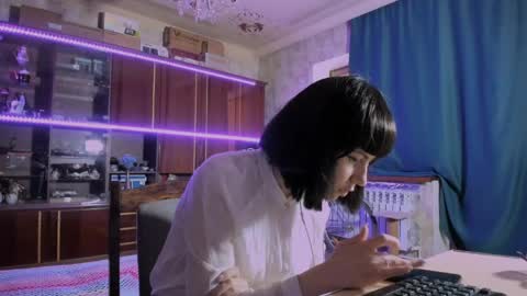Ella online show from 06.03.26