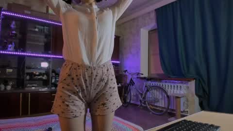 Ella online show from 06.03.26