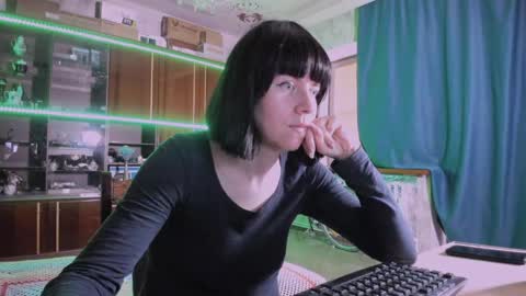 Ella online show from 06.08.26