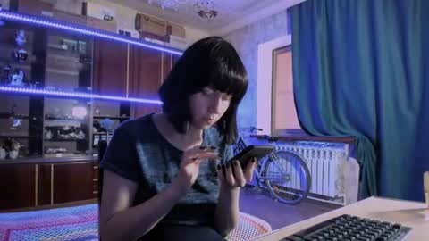 Ella online show from 06.12.26