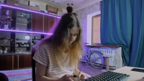 Ella online show from 06.13.26