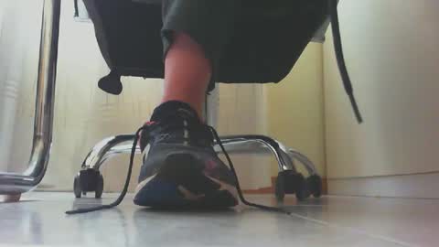 Snapshot of pablomenesssl chatting on 02.05.25 Pablo Meness online show from 02.05.25