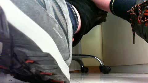 Snapshot of pablomenesssl chatting on 02.26.25 Pablo Meness online show from 02.26.25