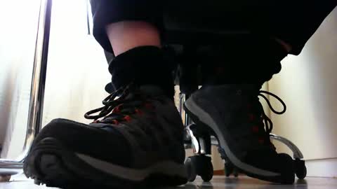 Snapshot of pablomenesssl chatting on 03.03.25 Pablo Meness online show from 03.03.25