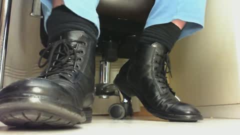 Snapshot of pablomenesssl chatting on 03.05.25 Pablo Meness online show from 03.05.25