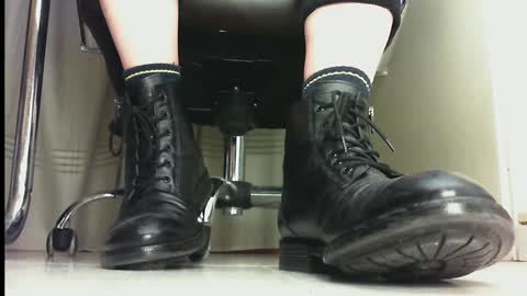 Snapshot of pablomenesssl chatting on 03.06.25 Pablo Meness online show from 03.06.25