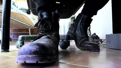 Snapshot of pablomenesssl chatting on 03.22.26 Pablo Meness online show from 03.22.26
