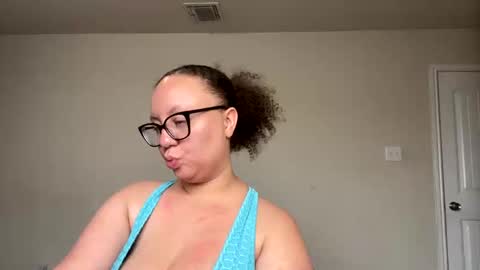 Snapshot of paisleehaze chatting on 01.09.25 Paislee Haze online show from 01.09.25