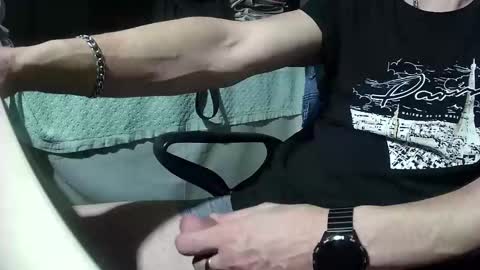 Snapshot of pajero1271 chatting on 12.19.25 pajero1271 online show from 12.19.25