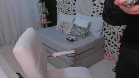 Snapshot of pamela_doll3 chatting on 09.24.25 pamela online show from 09.24.25