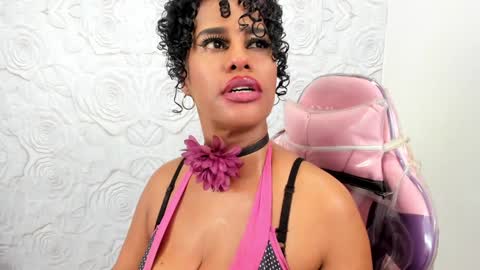 Snapshot of pamela_guzmaan_ chatting on 01.14.25 PAMELA online show from 01.14.25