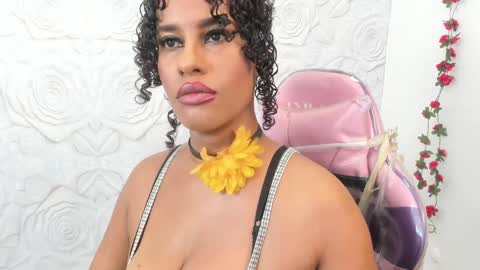 Snapshot of pamela_guzmaan_ chatting on 02.05.25 PAMELA online show from 02.05.25